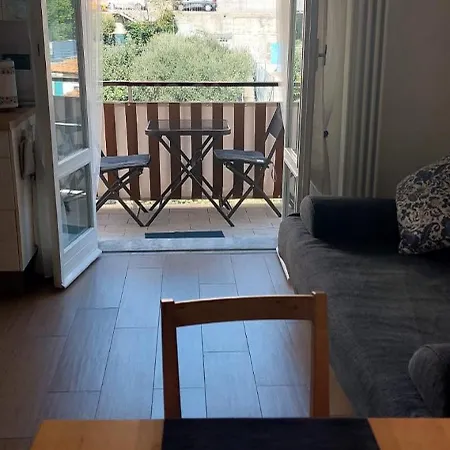 Brigitte's House Apartment